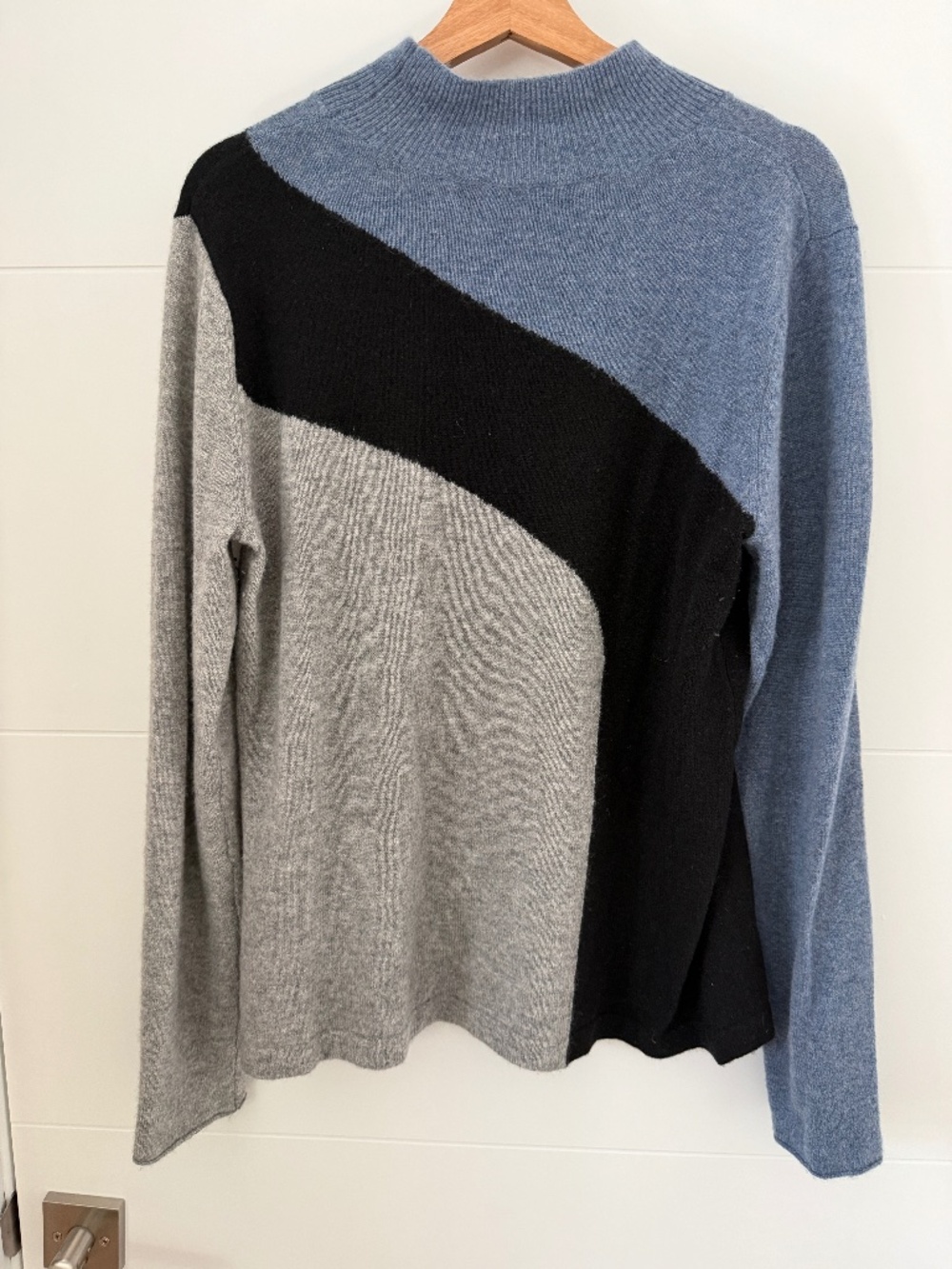 Cullen 100% Cashmere Colorblock Mock Neck Sweater Blue Grey Black Large